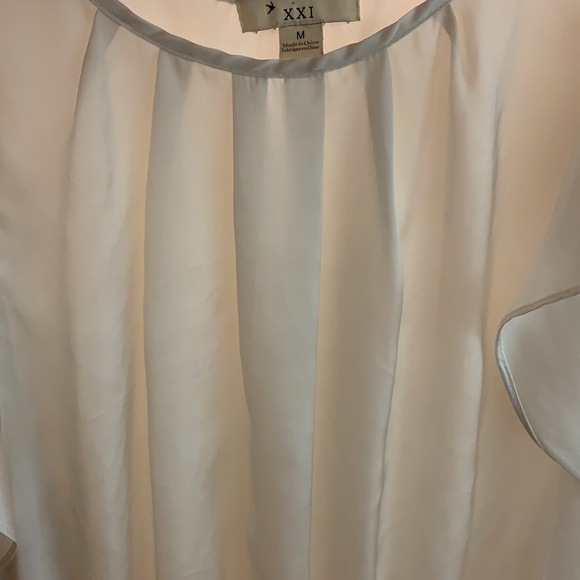 Off-white/creme colored top - Picture 8 of 12